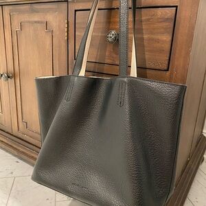 Melie Bianca Soft Black Tote In Vegan / Faux Leather